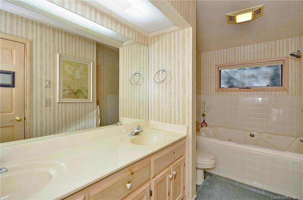 169 Violet Ridge Waynesville, NC 28785 - Photo 8 of 13 Gallery Image 8