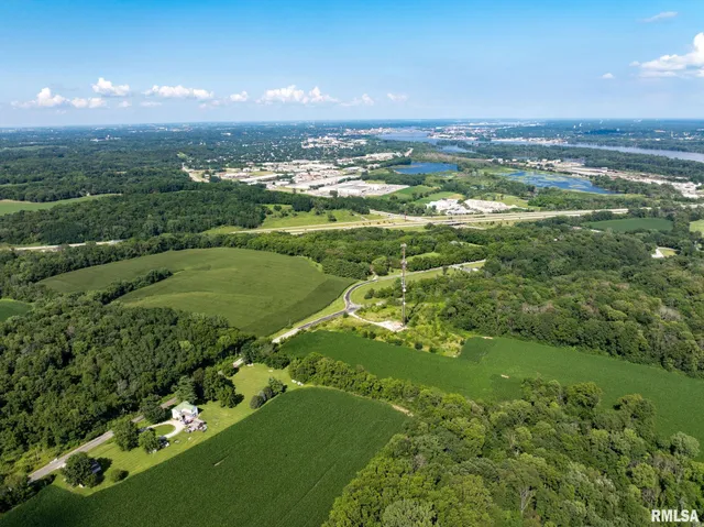 $1,200,000 | 5418 Chapel Hill Road, Davenport, IA 52802