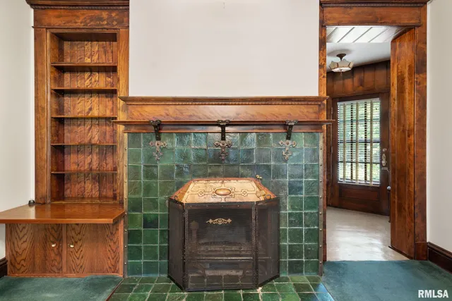 $1,200,000 | 5418 Chapel Hill Road, Davenport, IA 52802