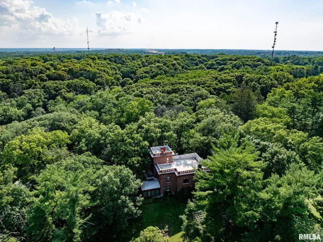 $1,200,000 | 5418 Chapel Hill Road, Davenport, IA 52802