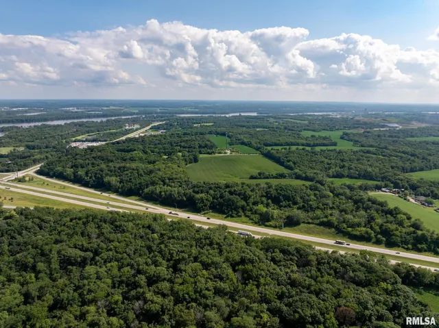 $1,200,000 | 5418 Chapel Hill Road, Davenport, IA 52802