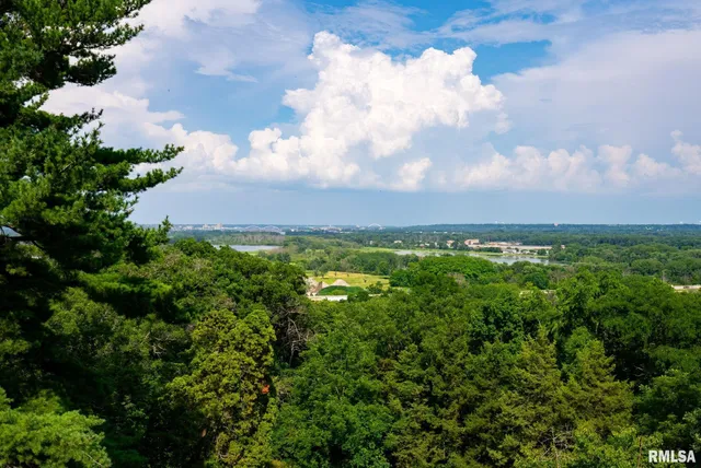 $1,200,000 | 5418 Chapel Hill Road, Davenport, IA 52802