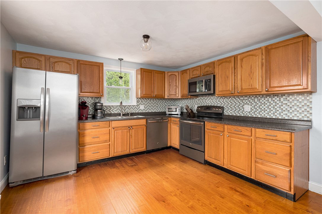 17 Marques Street Cumberland, RI 02864 - Photo 7 of 25