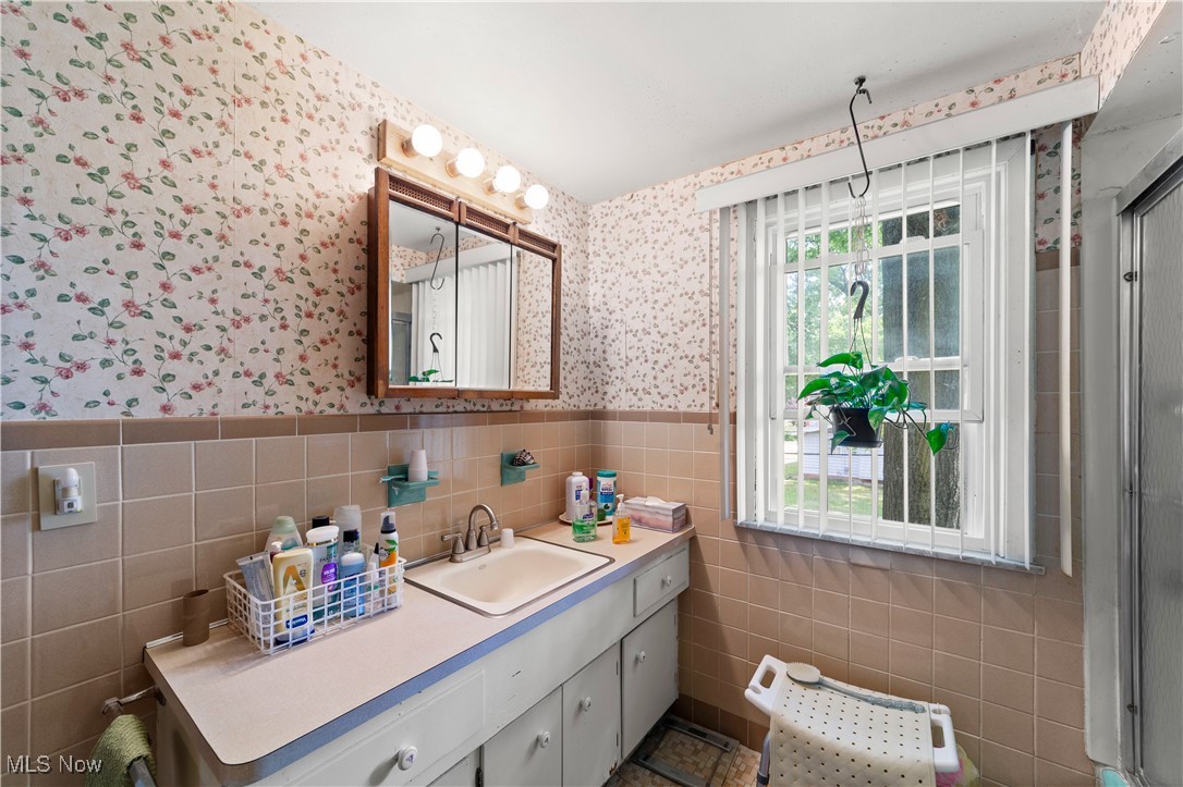 1043 Piermont Road Cleveland, OH 44121 - Photo 22 of 40 Gallery Image 22