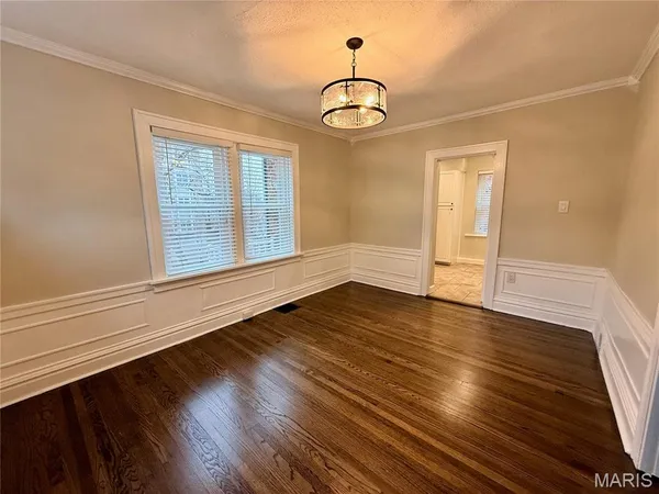$3,395 | 543 North Central Avenue, University City, MO 63130