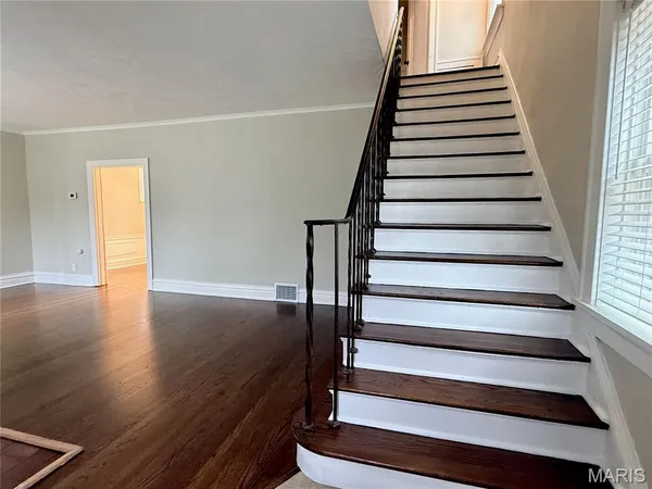 $3,395 | 543 North Central Avenue, University City, MO 63130