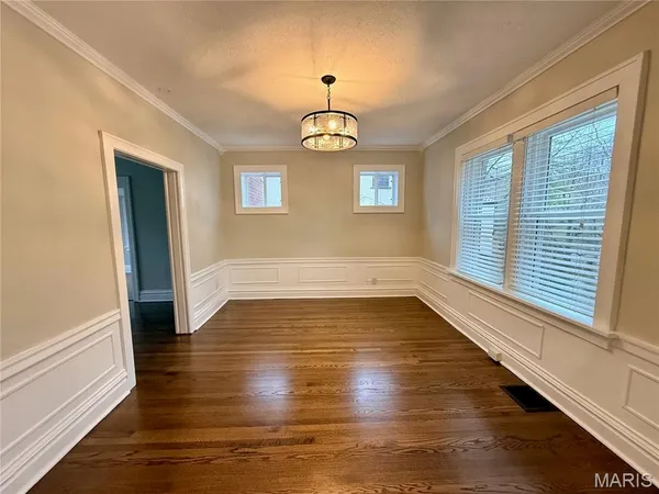 $3,395 | 543 North Central Avenue, University City, MO 63130