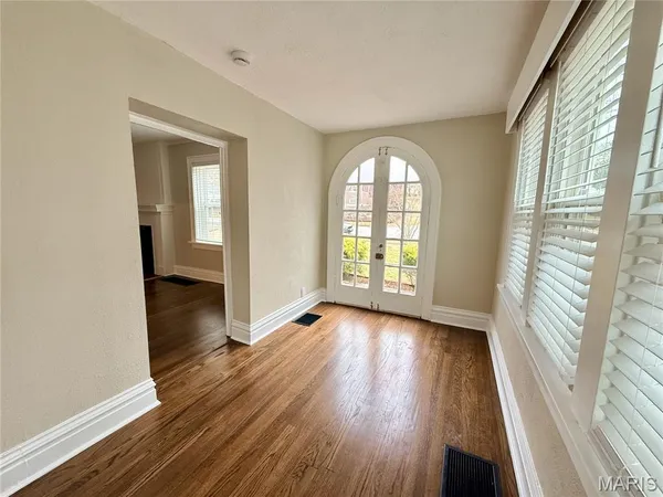 $3,395 | 543 North Central Avenue, University City, MO 63130