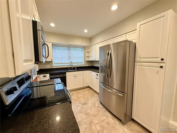 $3,395 | 543 North Central Avenue, University City, MO 63130