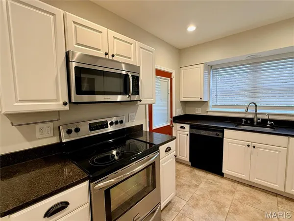 $3,395 | 543 North Central Avenue, University City, MO 63130