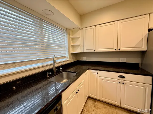 $3,395 | 543 North Central Avenue, University City, MO 63130