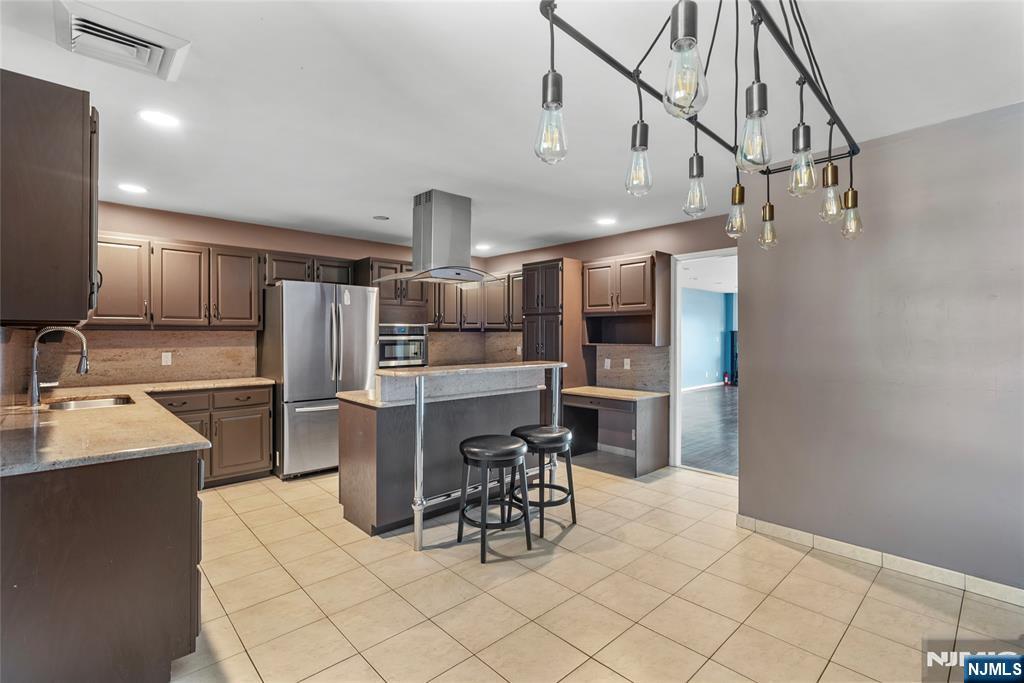 300 Gorge Road, Unit 2 Cliffside Park, NJ 07010 - Photo 2 of 43