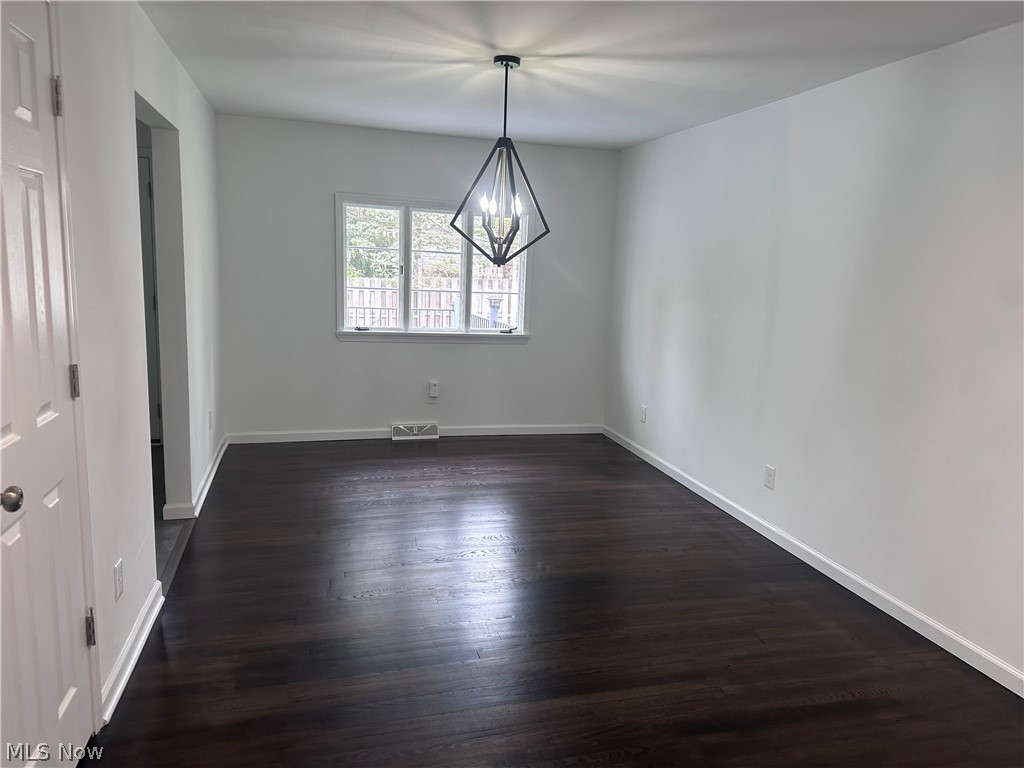 8815 King Graves Road Northeast Warren, OH 44484 - Photo 8 of 16