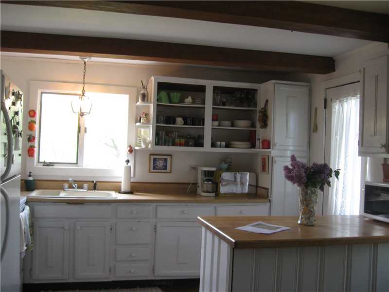 40 Arcadia Road Hopkinton, RI 02832 - Photo 8 of 14 Kitchen.