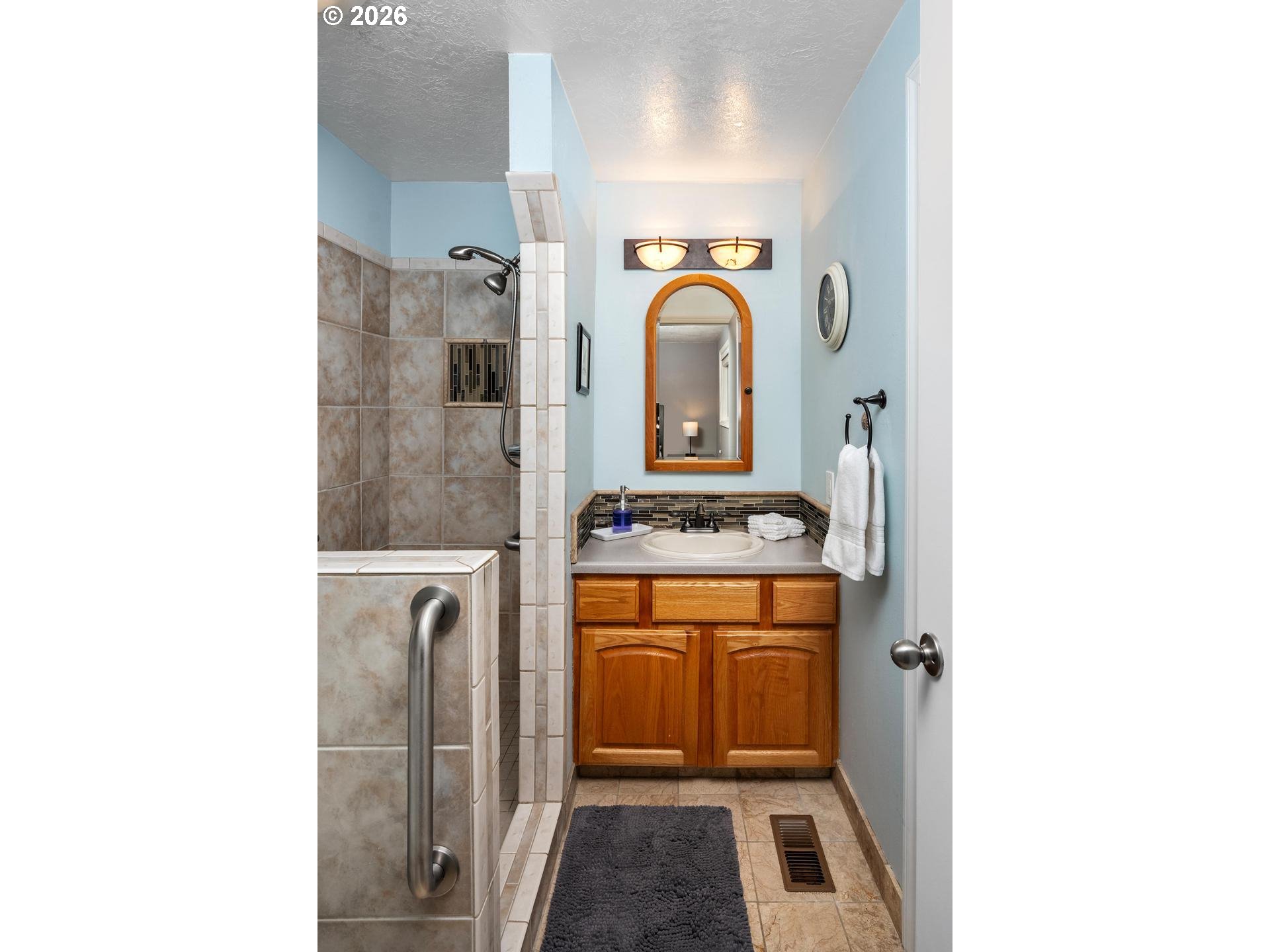 18588 Southwest Cascadia Court Beaverton, OR 97078 - Photo 24 of 48 Primary Bedroom