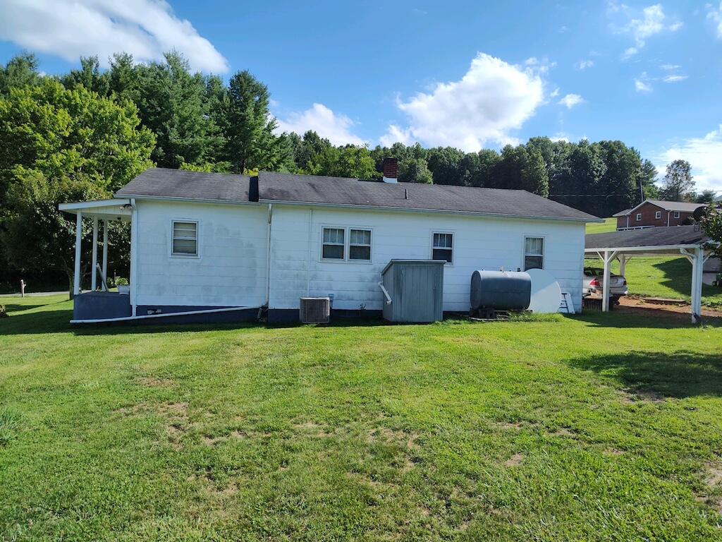483 Laurel Branch Road Northwest Floyd, VA 24091 - Photo 18 of 19 front view of house with a yard