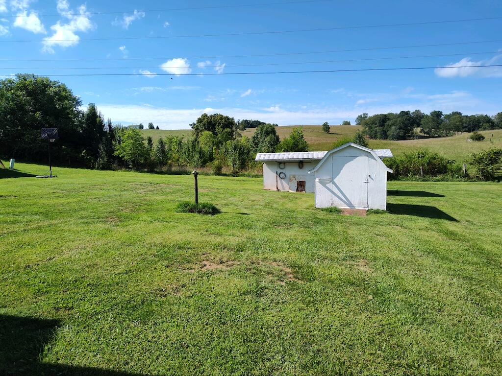 483 Laurel Branch Road Northwest Floyd, VA 24091 - Photo 3 of 19 a view of a backyard