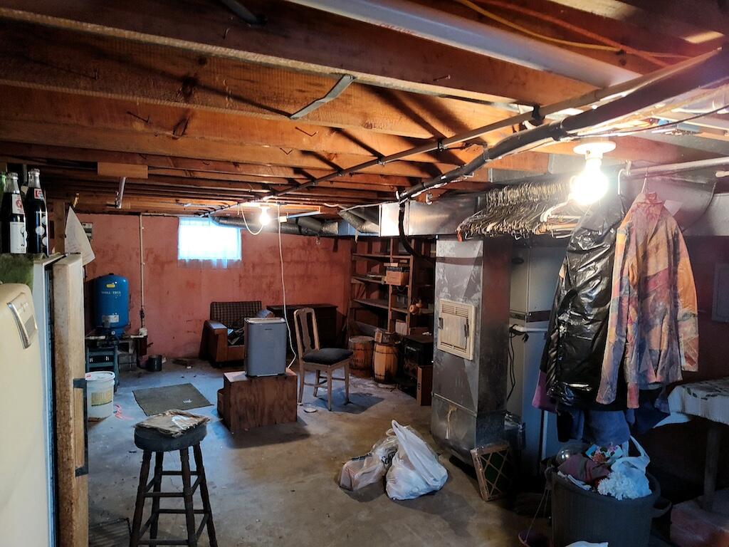 483 Laurel Branch Road Northwest Floyd, VA 24091 - Photo 8 of 19 a room with gym equipment