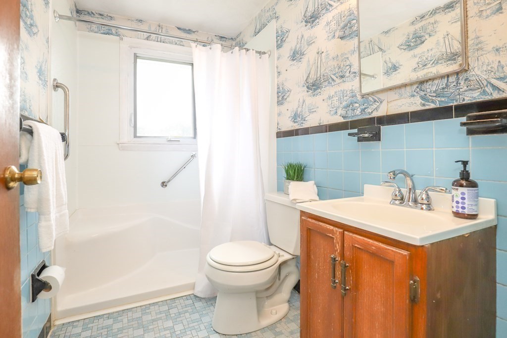 14 Phillip Road Billerica, MA 01821 - Photo 13 of 30 Gallery Image 13