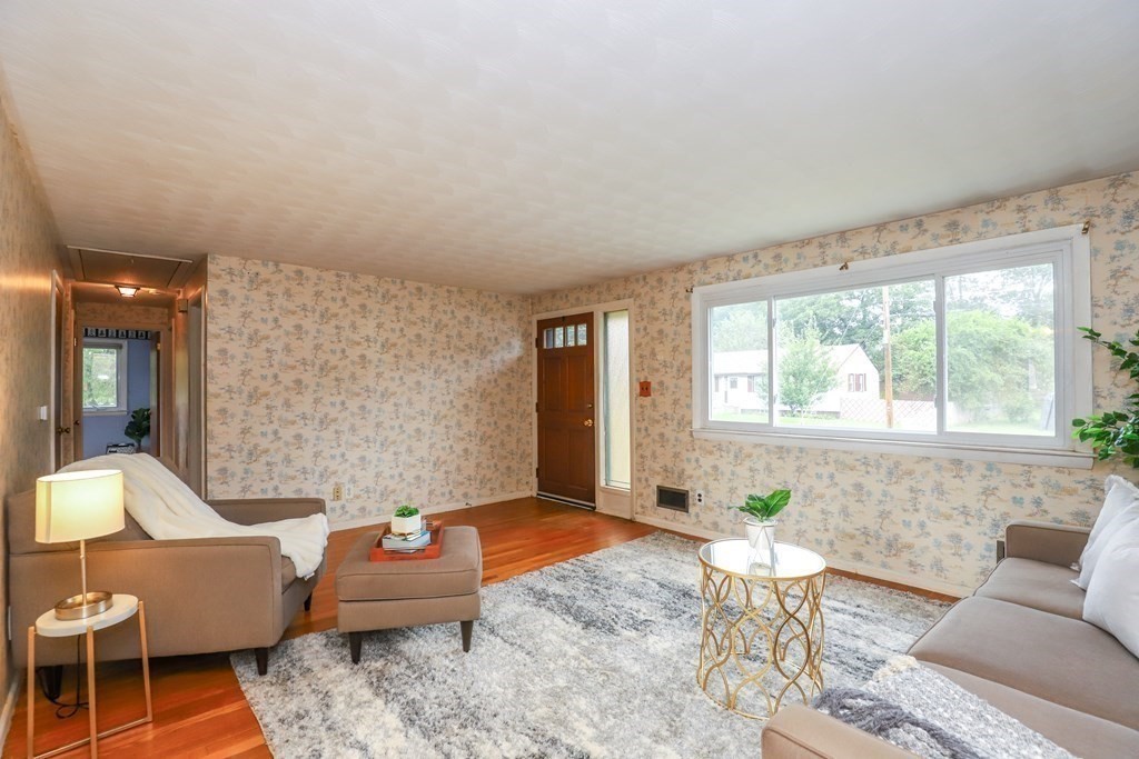 14 Phillip Road Billerica, MA 01821 - Photo 5 of 30 Gallery Image 5
