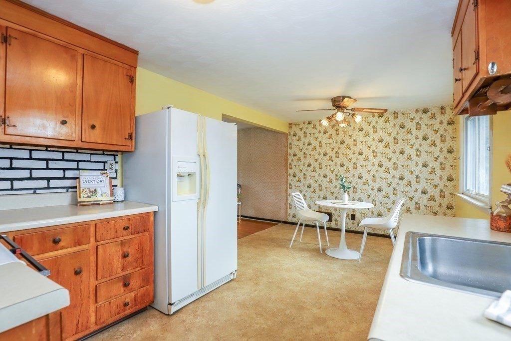 14 Phillip Road Billerica, MA 01821 - Photo 8 of 30 Gallery Image 8