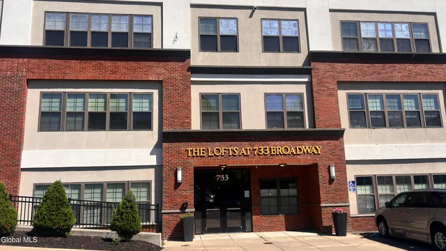 $1,600 | 733 Broadway, Unit 107, Albany, NY 12207