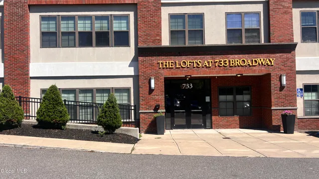 $1,600 | 733 Broadway, Unit 107, Albany, NY 12207