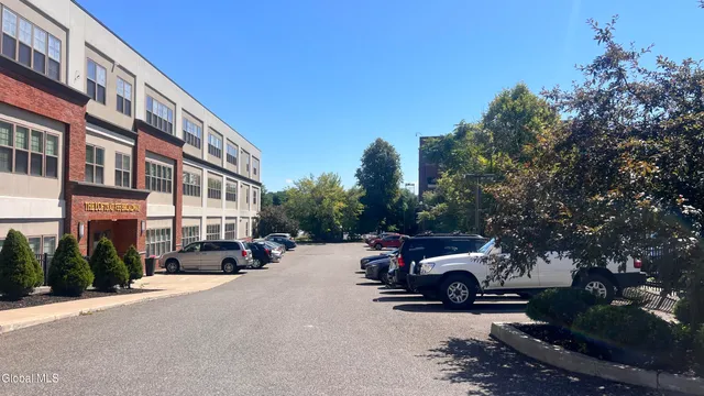 $1,600 | 733 Broadway, Unit 107, Albany, NY 12207