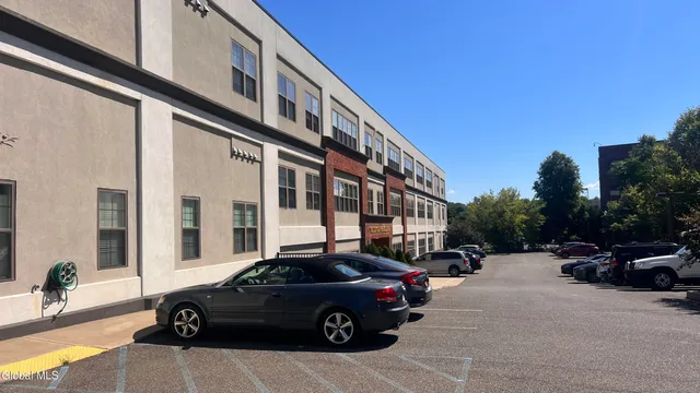 $1,600 | 733 Broadway, Unit 107, Albany, NY 12207