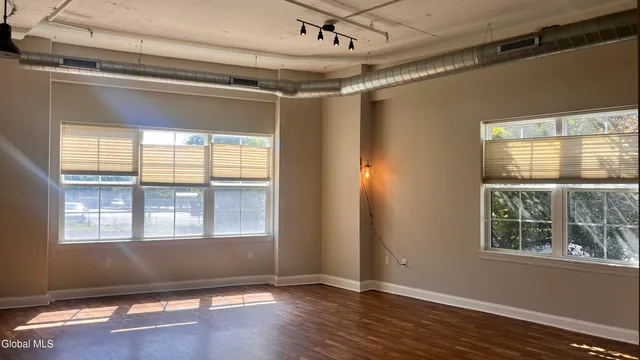 $1,600 | 733 Broadway, Unit 107, Albany, NY 12207