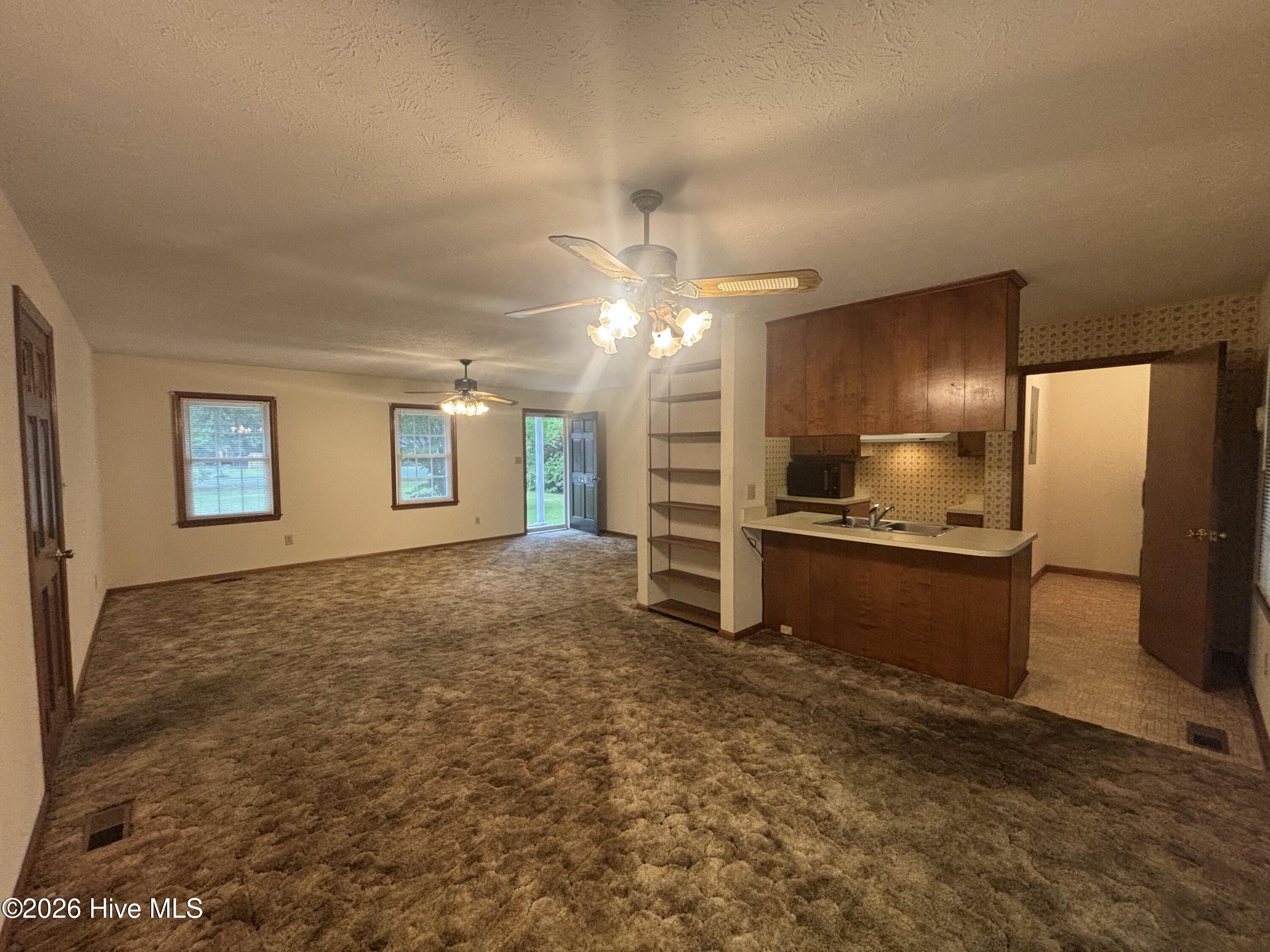 120 Kings Road Whiteville, NC 28472 - Photo 9 of 25 Living/Dining/Kitchen