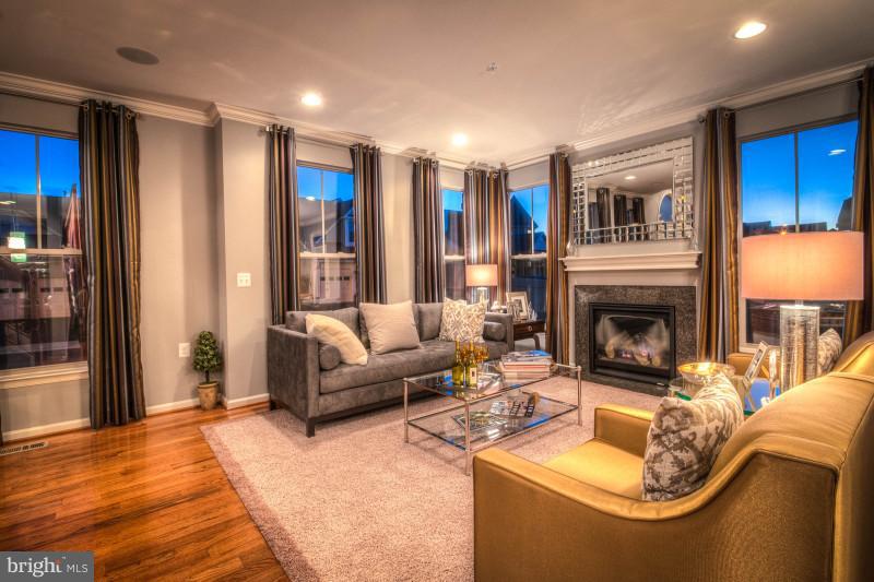 3000 Palatine Drive Frederick, MD 21701 - Photo 4 of 17 Living Room