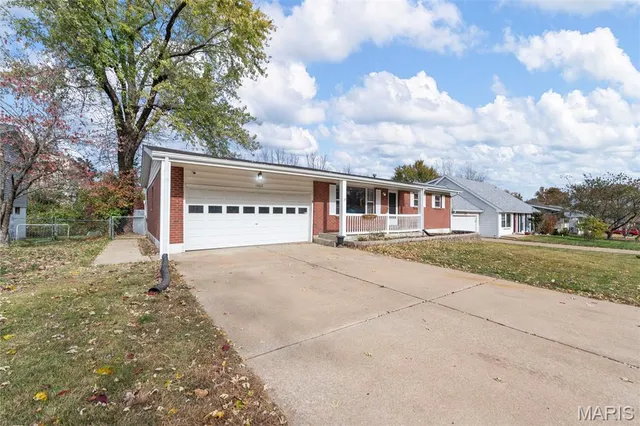 $275,000 | 1409 Belleau Lake Drive, O'Fallon, MO 63366