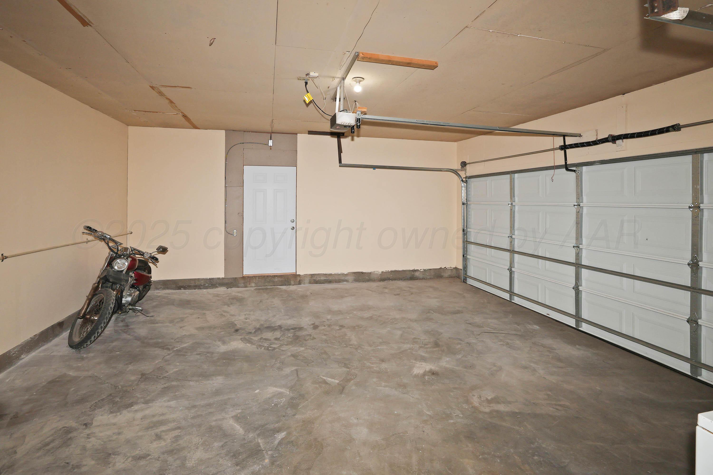 3400 Bristol Road Amarillo, TX 79109 - Photo 24 of 26 25-Garage