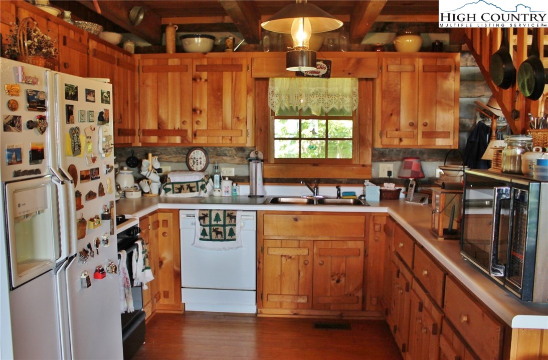 2359 Homestead Road Todd, NC 28684 - Photo 6 of 18 Gallery Image 6