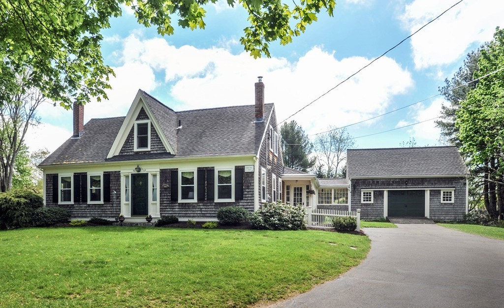 580 Center Street Hanover, MA 02339 - Photo 1 of 30 Gallery Image 1