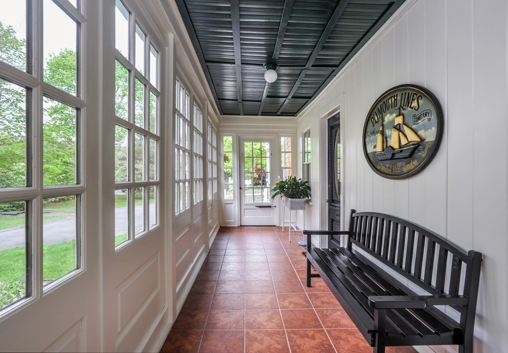 580 Center Street Hanover, MA 02339 - Photo 3 of 30 Gallery Image 3
