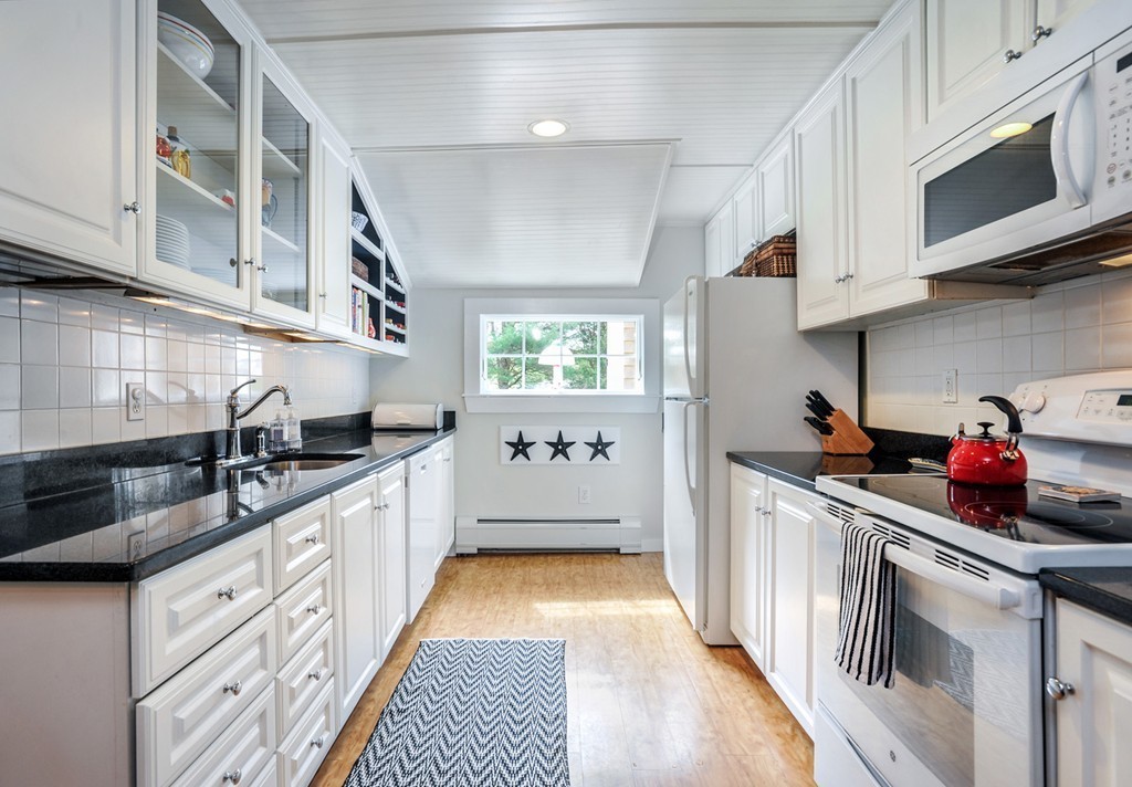 580 Center Street Hanover, MA 02339 - Photo 6 of 30 Gallery Image 6