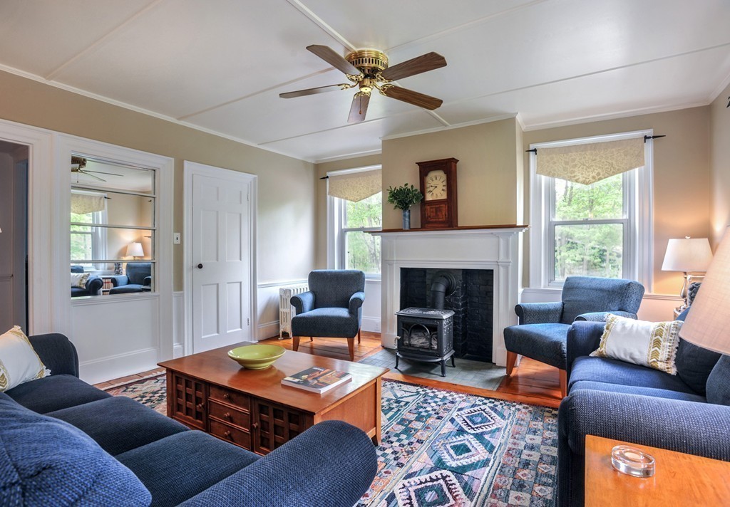 580 Center Street Hanover, MA 02339 - Photo 9 of 30 Gallery Image 9