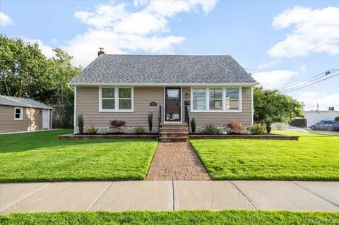 $899,999 | 168 Martens Avenue, Valley Stream, NY 11580