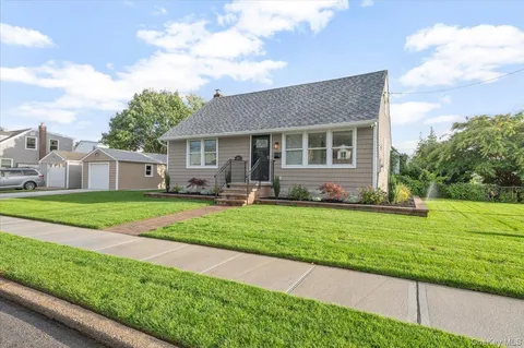 $899,999 | 168 Martens Avenue, Valley Stream, NY 11580