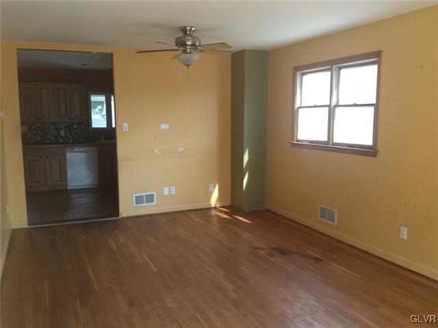 1311 Crestwood Road Bethlehem, PA 18018 - Photo 2 of 10