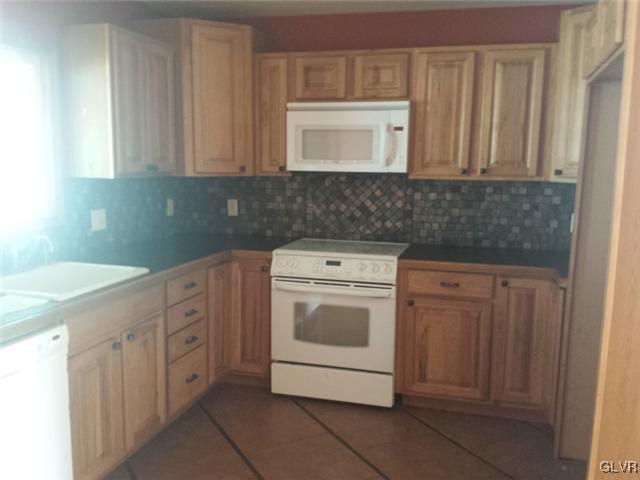 1311 Crestwood Road Bethlehem, PA 18018 - Photo 4 of 10