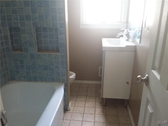 1311 Crestwood Road Bethlehem, PA 18018 - Photo 5 of 10