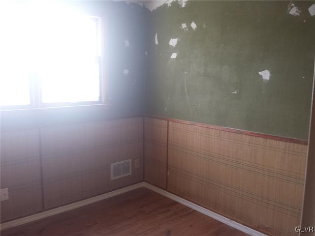 1311 Crestwood Road Bethlehem, PA 18018 - Photo 7 of 10