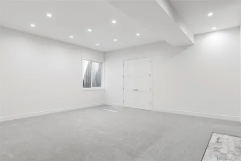 an entryway in a room