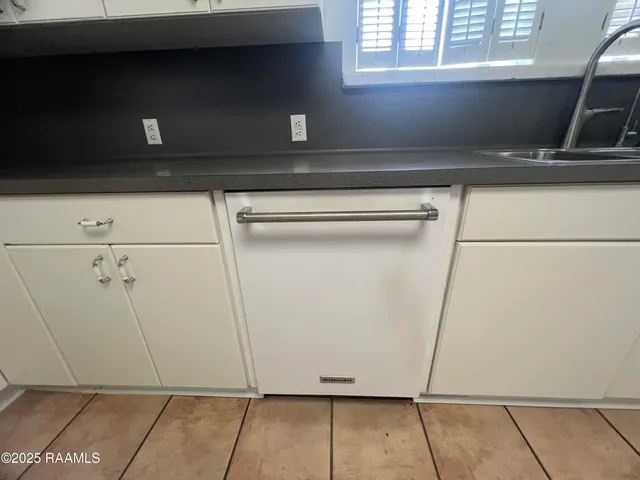 $2,950 | 301 North Mall Street, Lafayette, LA 70503