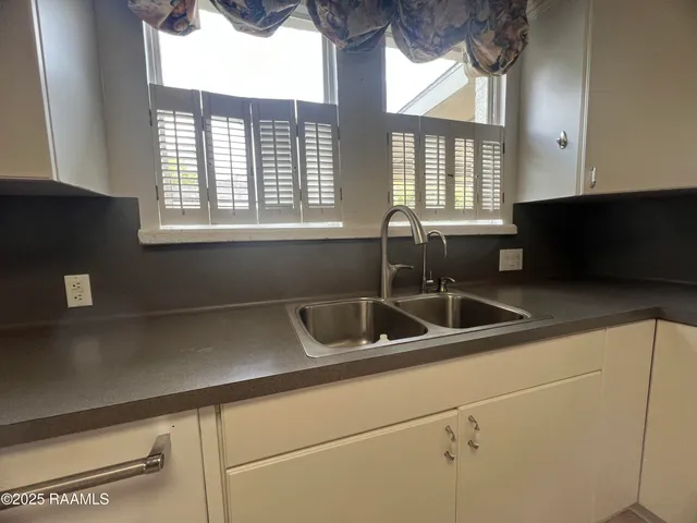 $2,950 | 301 North Mall Street, Lafayette, LA 70503