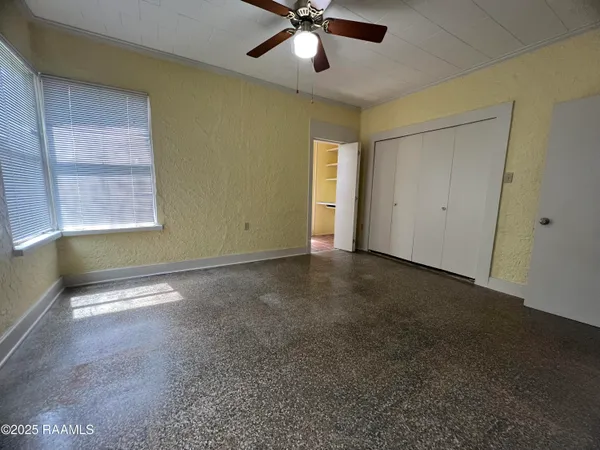 $2,950 | 301 North Mall Street, Lafayette, LA 70503