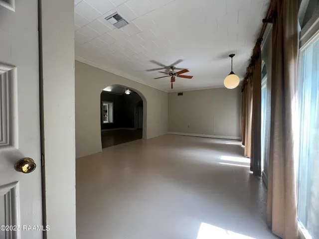 $2,950 | 301 North Mall Street, Lafayette, LA 70503